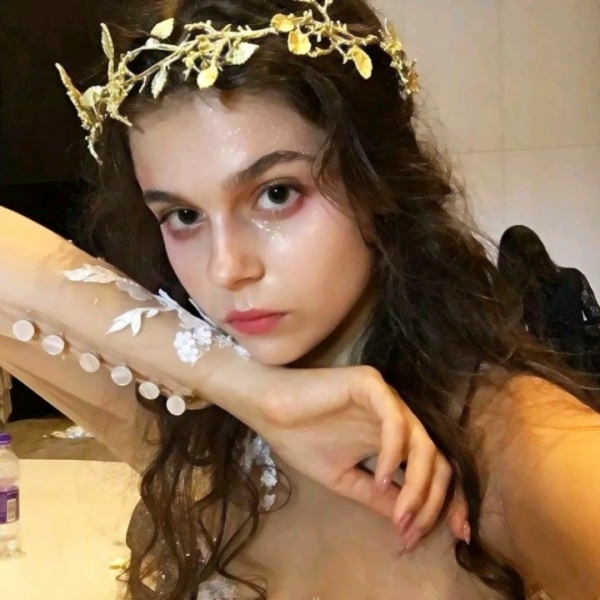 超酷又有型！22张高清欧美女生头像合集