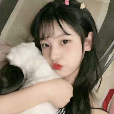 女生抱猫咪QQ头像合集！10张高清好看的真人头像图