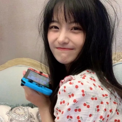 17张氛围感拉满的真实女生网图头像