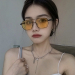 5月戴眼镜的漂亮小姐姐个性头像合集（9张）