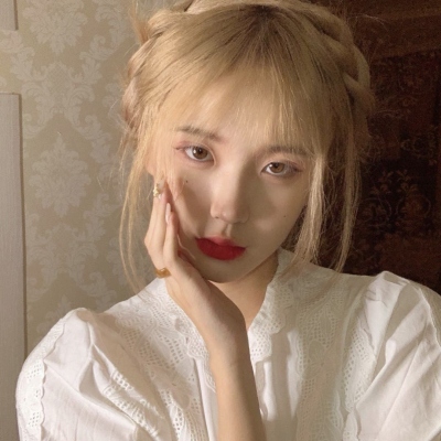 抖音超火女生头像合集 共16张