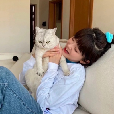 女生干净精致微信头像 共20张可挑选