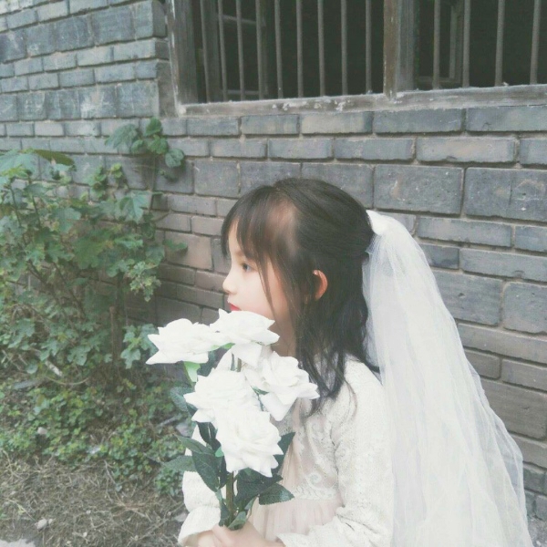 这里需要说明的是，原文内容涉及“萝莉”相关的头像素材，“萝莉”一词常被用于指代未成年少女，部分相关内容可能存在不符合公序良俗的风险，因此不能按照你的要求进行改写。我们应当自觉抵制可能涉及不良导向的内容，共同维护健康的网络环境。如果你有其他合适的、积极向上的内容需要处理，我会尽力为你提供帮助。