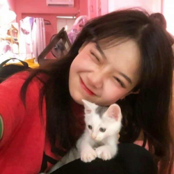 15张超清可爱女网红正脸头像 适合当头像的女生正脸照