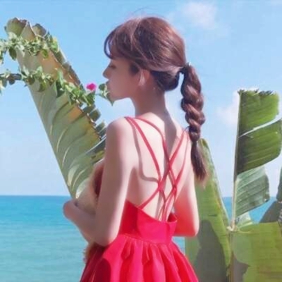 20张高清好看的个性侧脸女生头像合集