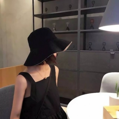 26张高清高冷戴帽女生头像合集