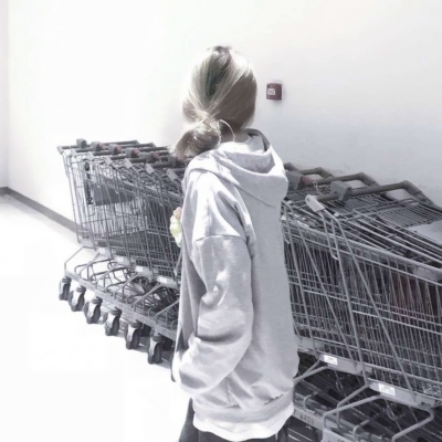 女生头像下半身霸气不露脸！23张高清新潮半身头像合集