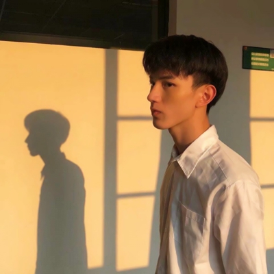 19张高清高冷风男生网图头像合集