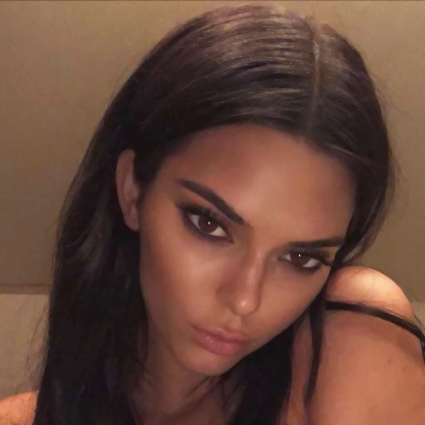 女生欧美风暗黑系高清头像 超拽很酷的暗黑系网图欧美女头(14张)