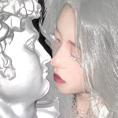 精选高清女生头像合集 共19张优质素材