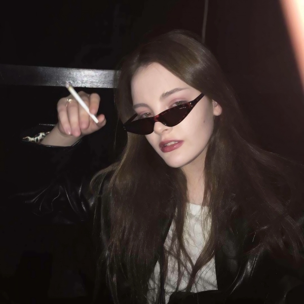 女生欧美风暗黑系高清头像 超拽很酷的暗黑系网图欧美女头(14张)