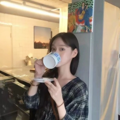 24张清新可爱女生QQ头像 气质感拉满的小众女头合集