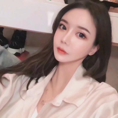 16张高清新款女生微信头像来啦 个性好看真人款直接存