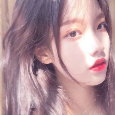16张高清唯美女生头像合集整理