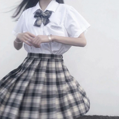 24张高清好看的JK制服女生头像合集