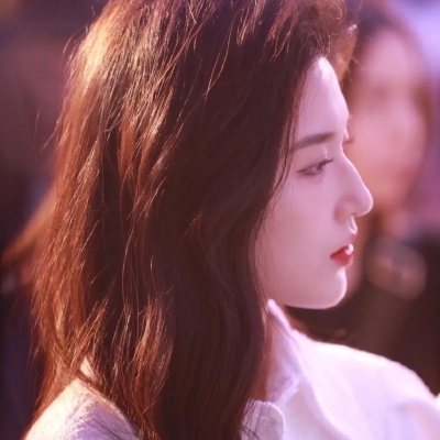 抖音热门女生网红头像 13张高清好看大图