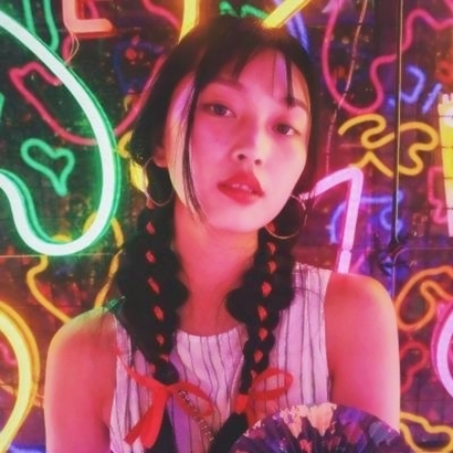 又酷又飒的红色系女生头像！12张高清暧昧感女头直接存