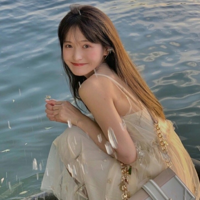 12张真人女生头像美图合集|小脸头像网更新