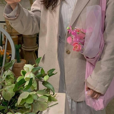 不露脸捧花女生部位头像 10张合集