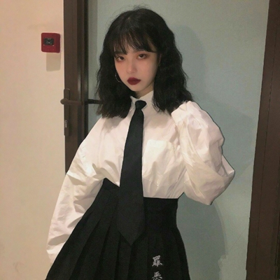 29张高清酷感丧系真人女头 氛围感拉满的女生头像合集