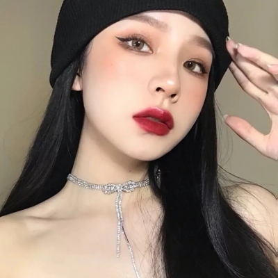 12张超拽帅气冷酷小姐姐真人头像合集