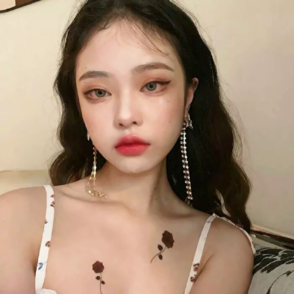 32张超清清新盐系女生头像合集 直接存就能用