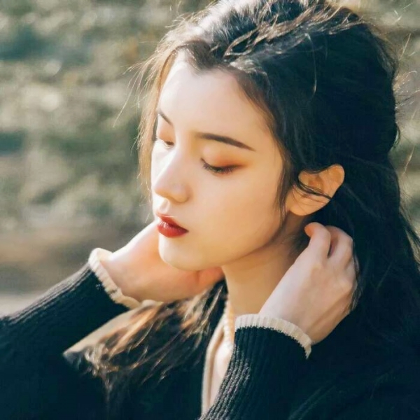 快手女生清晰头像合集 34张草莓系小仙女风格头像