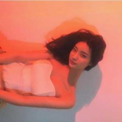 又酷又飒的红色系女生头像！12张高清暧昧感女头直接存