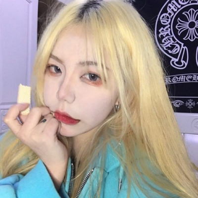 19张高级感女生头像合集 氛围感拉满