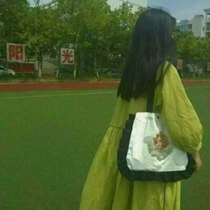18张高清森系复古部位女头 氛围感拉满的女生头像合集