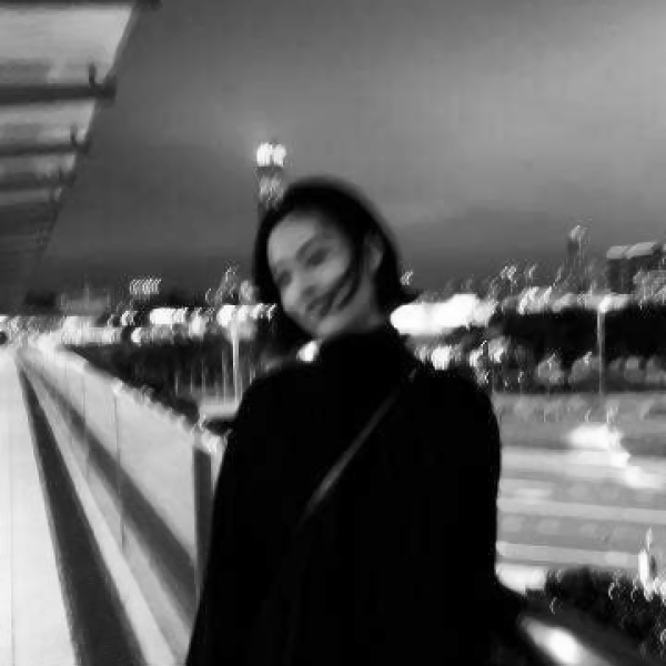 14张氛围感拉满的侧脸女生头像 气质感直接拉满