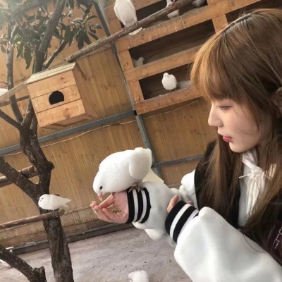 20张ins风清冷模糊白月光女生真人头像分享