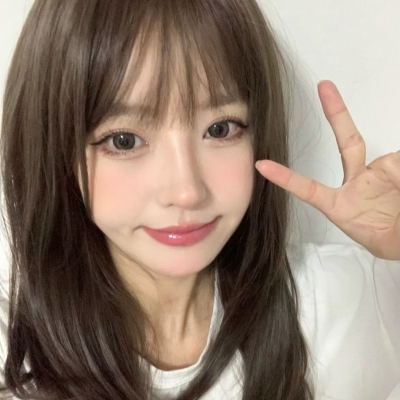 热门真人女生头像合集 10张精选