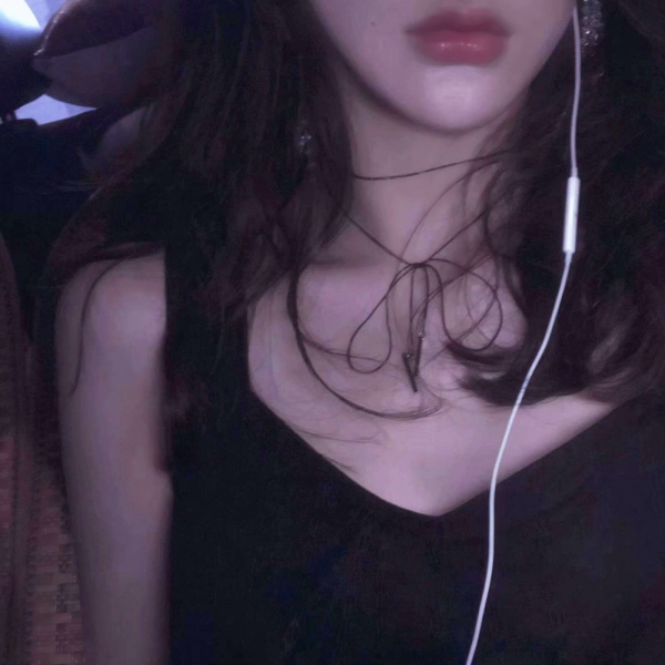 28张女生QQ气质魅力头像 展现不一样的时尚氛围感