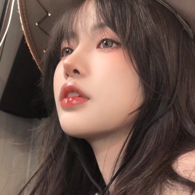 8张当下超火的女生微信头像，好看又百搭