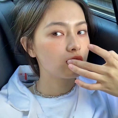 女生专用简单气质头像合集来啦，共13张优质图