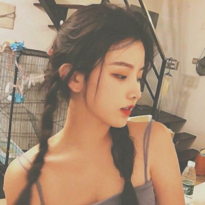 淡黄色滤镜太绝！9张清新感拉满的女生头像快收藏