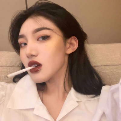 34张高清原宿ins风QQ女生头像 氛围感拉满