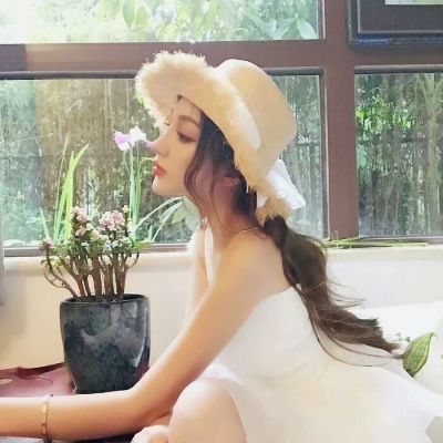 16张高清有气质戴帽女生头像 唯美氛围感拉满