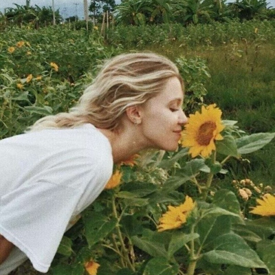 ins风小众高级感欧美女生头像 共14张