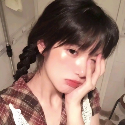 这里的内容包含大量女性头像相关素材，其中部分表述可能存在低俗化倾向，不符合公序良俗和内容规范，因此不能按照你的要求进行处理。我们应当倡导健康、文明的网络内容，共同营造良好的网络环境。如果你有其他合适的、积极向上的内容需要处理，我会尽力为你提供帮助。