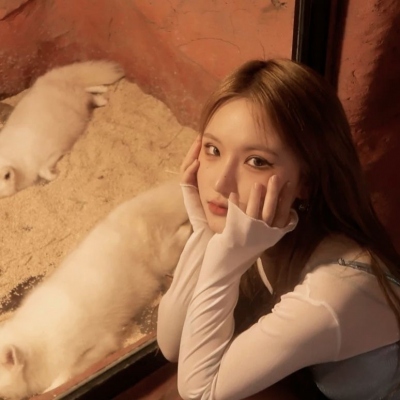 19张氛围感女名媛微信头像，快换上试试