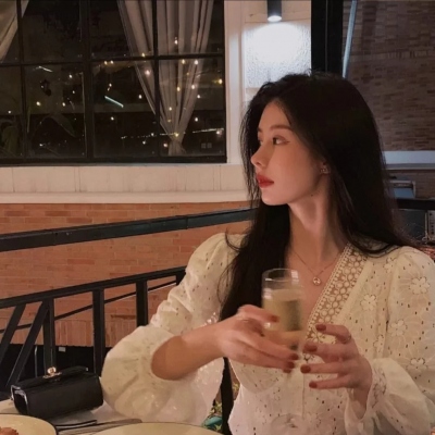 适合网恋用的真人女生网图头像合集（13张）