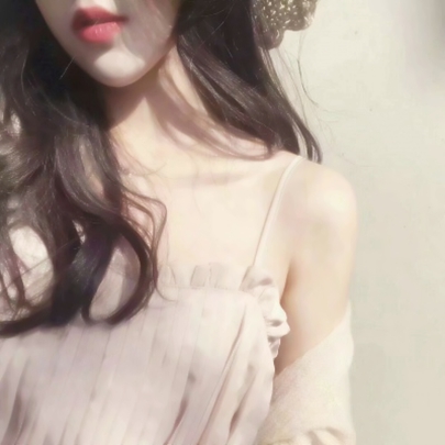 露锁骨穿吊带的不露脸女头 28张性感锁骨露肩女生头像