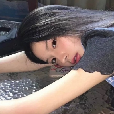 女生超拽霸气头像合集！10张高清酷感拉满的头像图