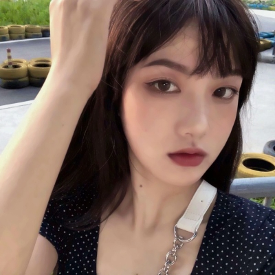 13张高清高冷御姐风女生头像合集
