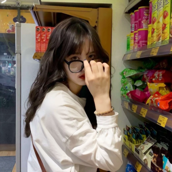 28张超高清真人可爱闺蜜头像 好看又治愈的女生头像合集