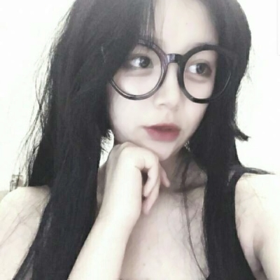 15张高清真人眼镜女生头像 个性氛围感拉满