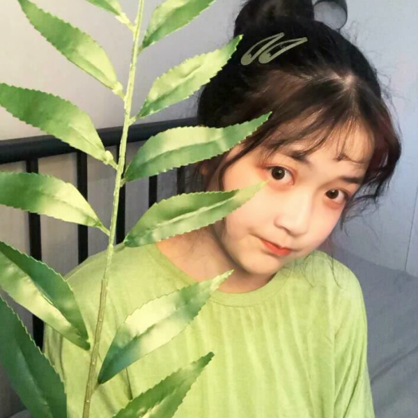 36张超萌带贴纸女生QQ头像 超清可爱款分享