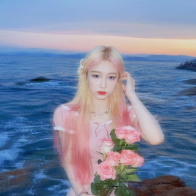 12张氛围感拉满的染发女生头像 又美又时髦